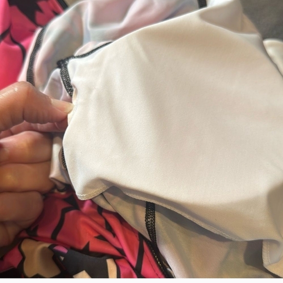 Women’s Pink with Stars Design Long Sleeve Swimsuit Rashguard Size XL NWT - Picture 5 of 8